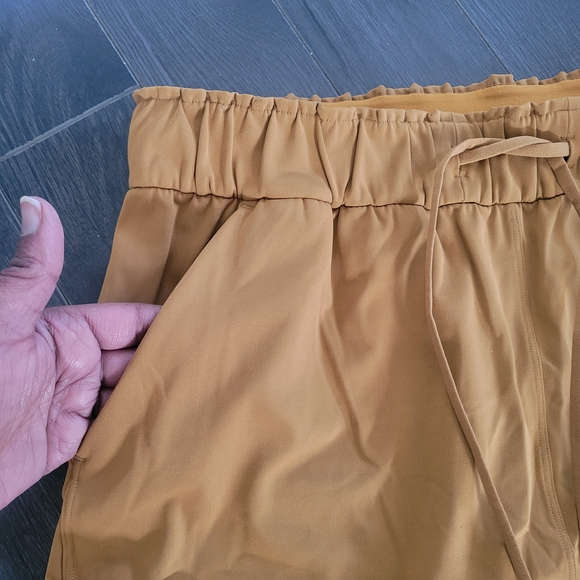 LULULEMON Athletica Keep Moving  Cropped Pants Size 8 - Picture 7 of 10